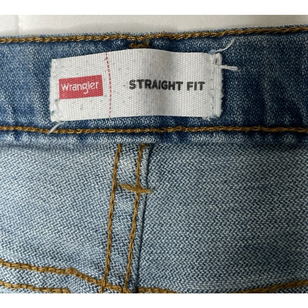 Wrangler Boys 16 Husky Straight Fit Jeans Medium Wash Stretch Denim